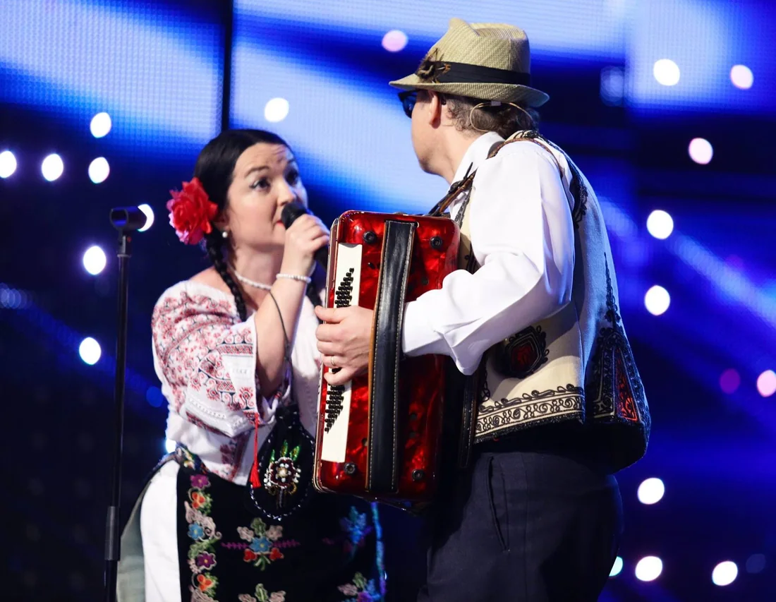 Catalina Gloria și ReMo la Românii au Talent 2018 – Crazy Night Party, în costume populare și cu acordeon
